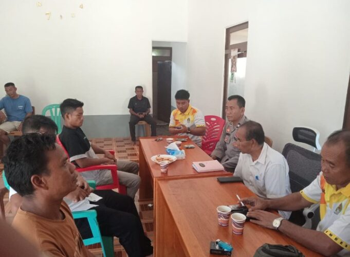 Bhabinkamtibmas Polsek Sandai Fasilitasi Penyelesaian Masalah Warga Secara