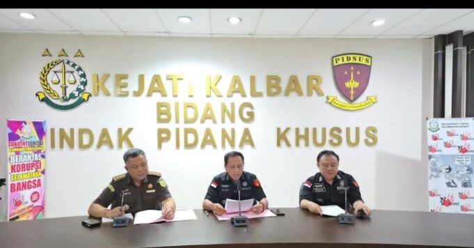 Kejati Kalbar menetapkan 6 orang tersangka kasus korupsi proyek bendara rahadi Osman Ketapang