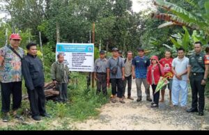 Laksanakan Monitoring Dan Evaluasi Pembangunan Desa Babinsa Kodim 1209-05/Sml Dampingi Warga Binaan