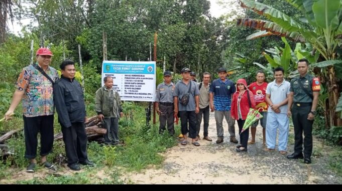 Laksanakan Monitoring Dan Evaluasi Pembangunan Desa Babinsa Kodim 1209-05/Sml Dampingi Warga Binaan