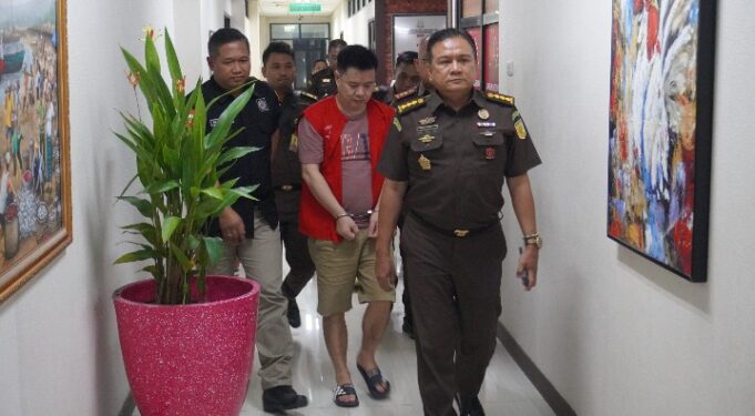 Mahkamah Agung Vonis Yu Hao 3,5 Tahun Penjara dan Denda Rp30 Miliar, Kejati Kalbar Lakukan Eksekusi