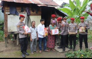 Kasat Reskrim Polres Melawi Salurkan Bansos, Ini Kata Bu Mardiah