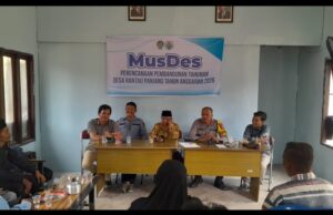 Kapolsek Sebangki Hadiri Musyawarah Desa Rantau Panjang: Bahas APBDes 2025 dan Rencana Pembangunan 2026