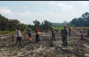 Kanit Samapta Polsek Menyuke Beserta Anggota Groundcheck dan Cek TKP Karhutla