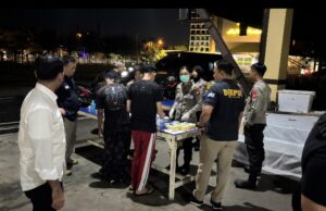 Ditreskrimsus Polda Kalbar Amankan 17 Peserta Unjuk Rasa di DPRD, Temukan Bom Molotov dan Senjata Tajam