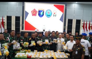 Satgas Yonarhanud 1/PBC Kostrad Berhasil Cegah Masuknya Narkoba, Pangdam XII/Tpr Serahkan 63 Kilogram Sabu dan Pelaku ke BNNP Kalbar