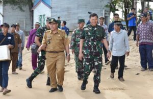Dukung Pelestarian Alam, Kodaeral XII Gelar Pelepasan Penyu di Pantai Camar Bulan