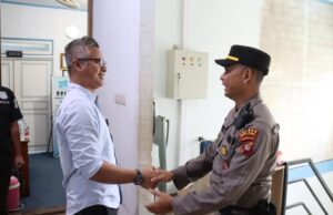 Kabag Ops Pimpin Apel Senin di PERUMDAM TIRTA Melawi