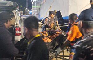 Tim SAR Gabungan Evakuasi Jenazah ABK TB Patria 3 di Laut Jawa