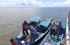 Kodaeral XII Salurkan Bantuan Sembako kepada Nelayan di Laut Dukung Ketahanan Pangan Maritim