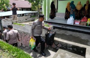 Polres Sintang Gelar “Jumat Berbagi” dengan Menyalurkan Bantuan ke Panti Asuhan Aisyiyah*