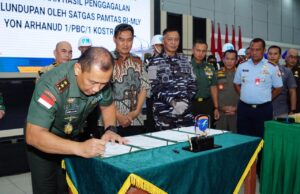 Kodaeral XII Hadiri Serah Terima Barang Bukti Penyelundupan Narkotika oleh Satgas Pamtas RI–MLY