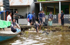 Kodaeral XII Gelar Aksi Bersih Sungai di Muara Kubu Peringati HUT Armada RI 2025