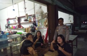 Peduli Generasi Muda, Petugas Polsek Mandor Ajak Remaja Hindari Bullying