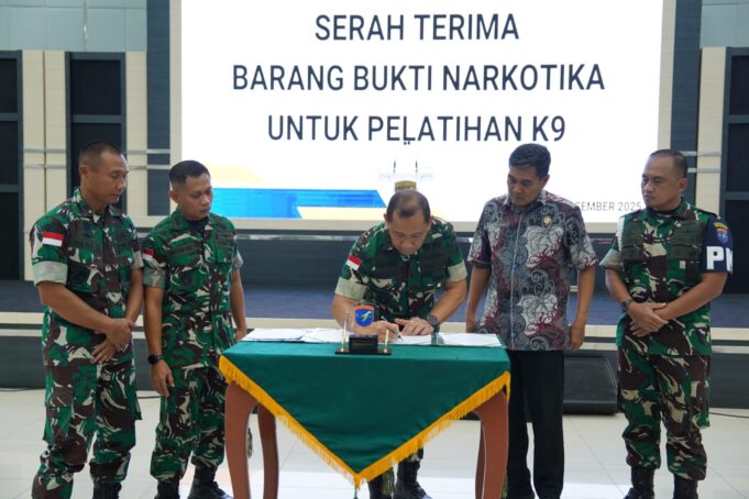 Gempur Peredaran Gelap: Pangdam XII/TprMusnahkan 30 Kg Sabu dan Ribuan Senjata Api Rakitan