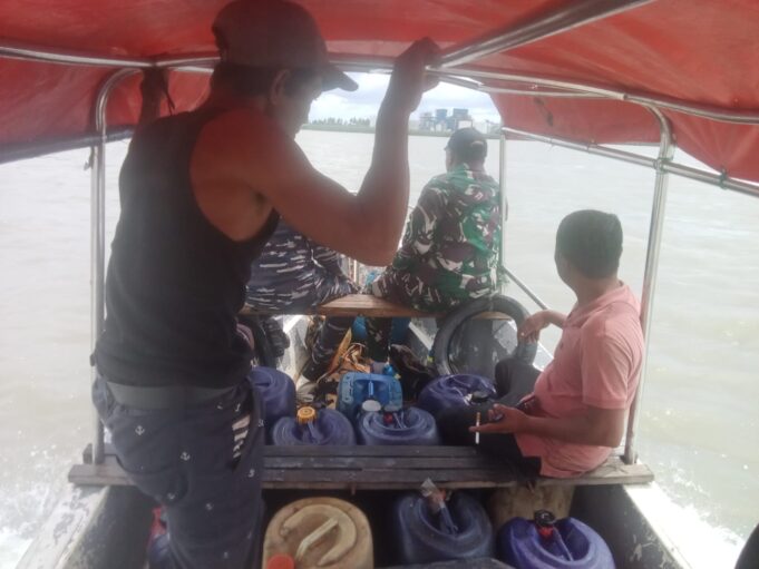 Reaksi Cepat Pos Binpotmar Sungai Kunyit Kodaeral XII Selamatkan Nelayan KM Borneo