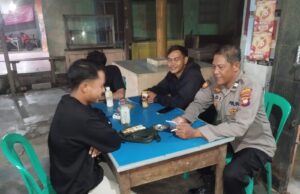 Polisi Hadir di Tengah Masyarakat, Patroli Malam Disertai Imbauan Kamtibmas