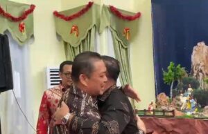 Drama Kalbar Bergulir Pelukan Hangat Ria Norsan dan Krisantus Warnai Open House Natal Wagub Kalbar