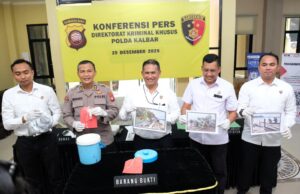 Ditreskrimsus Polda Kalbar intensifkan penindakan peti di aliran sungai, berhasil ungkap 7 kasus dengan 10 tersangka*