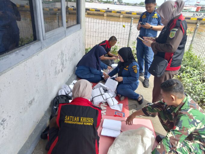 Upaya Paksa Kejati Kalbar: Kantor Distrik Navigasi Pontianak Digeledah Penyidik”*